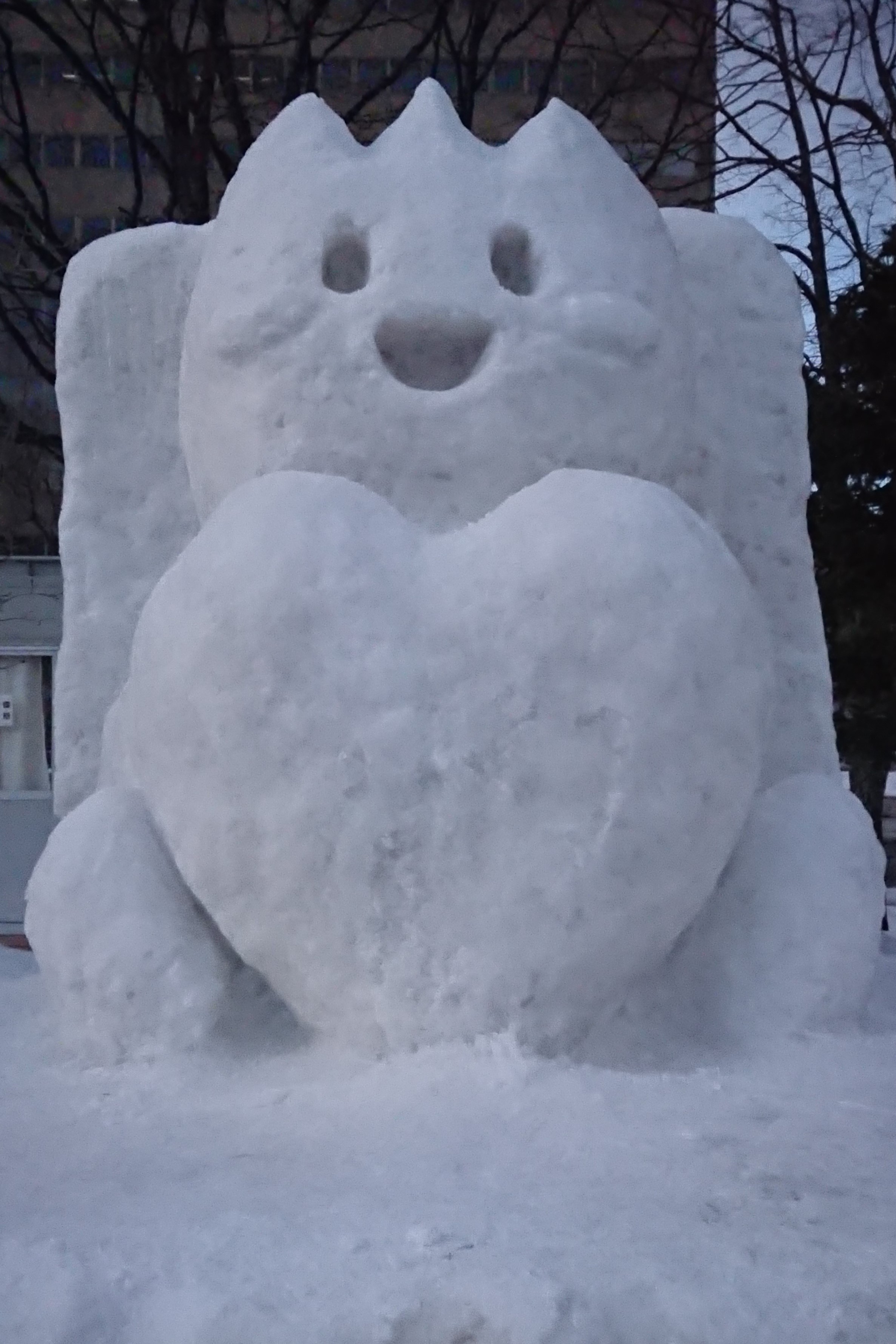 本学サークルなどがキャラクターの雪像を制作　―第71回さっぽろ雪まつり