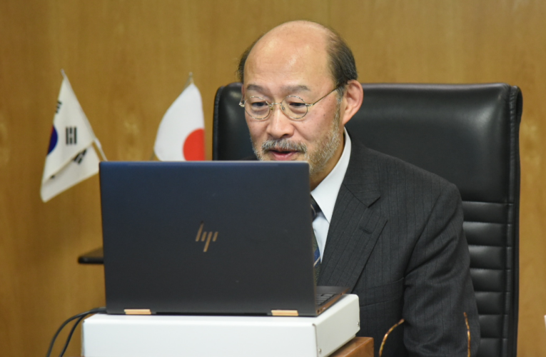 横田副学長、飲食店支援の学生団体に感銘　ソウル大とのシンポで北大のコロナ対応紹介