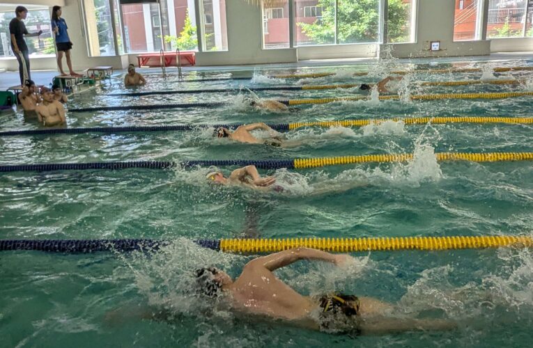 七大戦へ「泳泳打破」〜北海道大学体育会水泳部白熊会